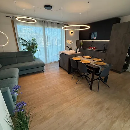 Penthouse Caral *